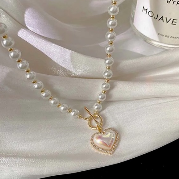 Heart Pendant Pearl Necklace - Picture 2 of 3